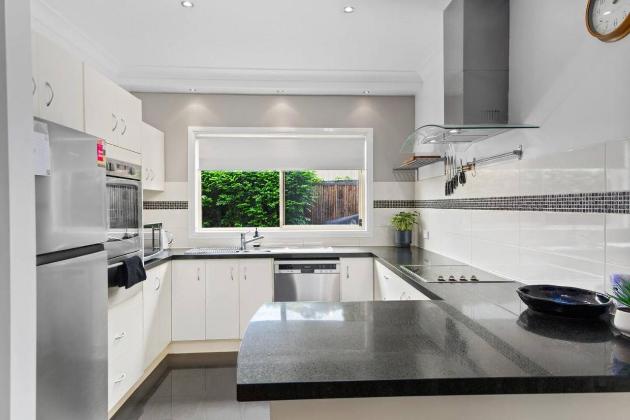 Thalassa Escape - Coastal Chic With Balinese Patio Holiday home Wollongong